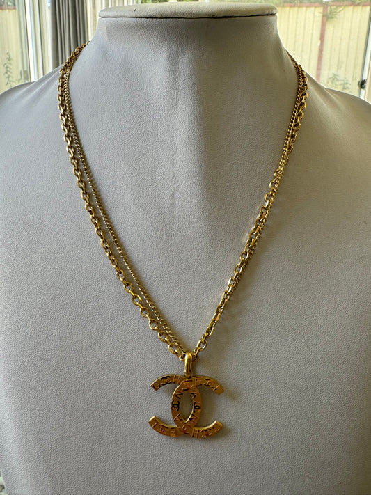 Neckpiece Inspired by Channel design